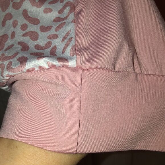 SHEIN 3X White Blush Pink Color Block Light Leopard Long Sleeve Top - Picture 7 of 11